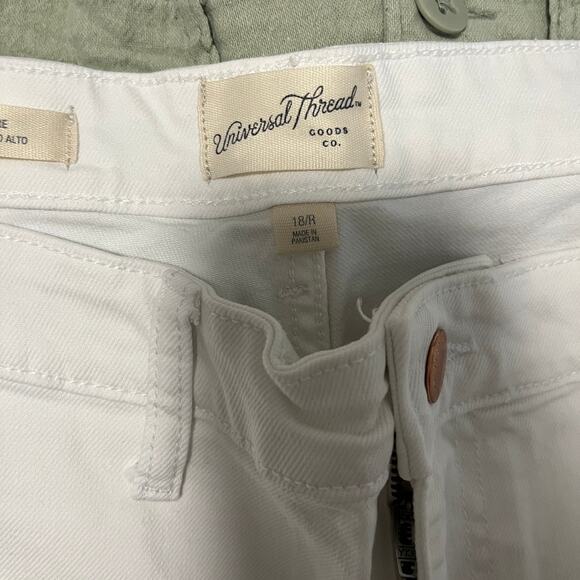Universal Thread White High Rise Flare Jeans Size 18 - Picture 3 of 7